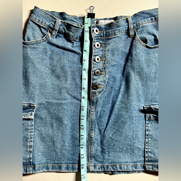 LOVE TREE Blue Denim Mini Skirt With Pockets Women’s Misses/Juniors Size L - Picture 7 of 7